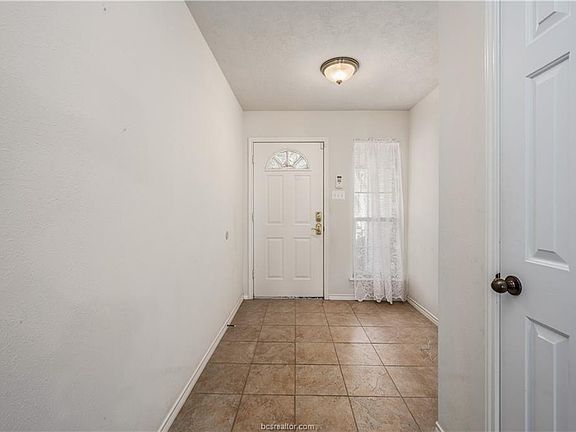4th image of 4008 Stony Creek Ln