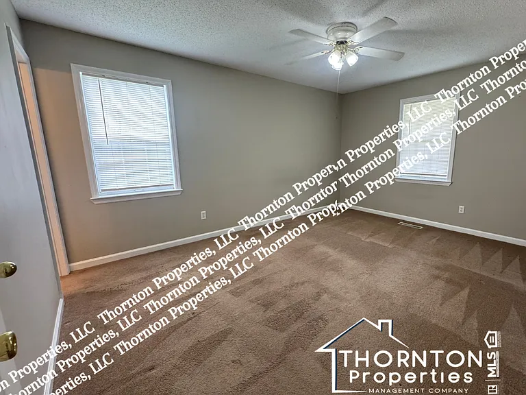 130 Nicki Ln — Photo 3