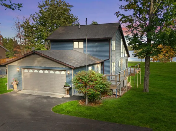 10191 Lakeview Dr, Atlanta, MI 49709