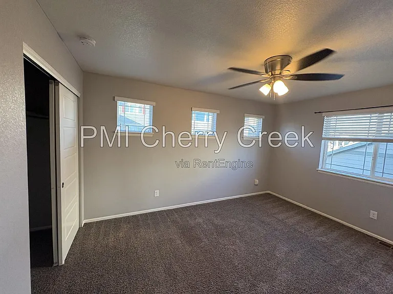 22472 E Union Cir — Photo 36