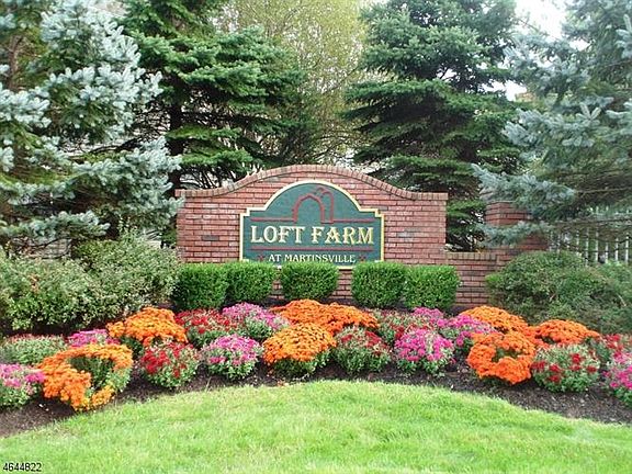 2nd image of 112 Loft Dr #112