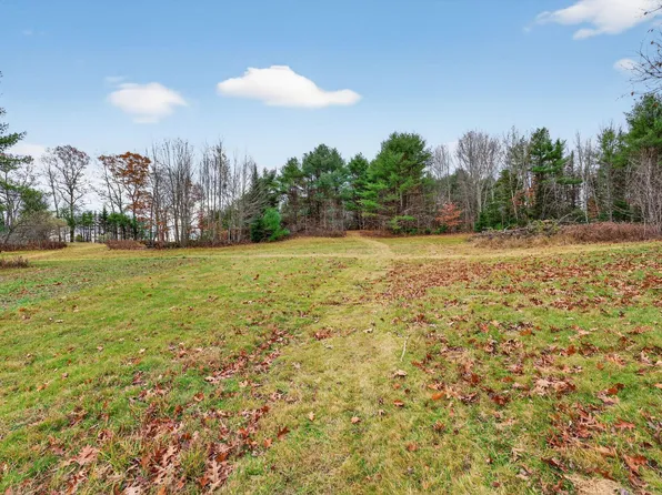 300 Meadow Cross Road, Topsham, ME 04086