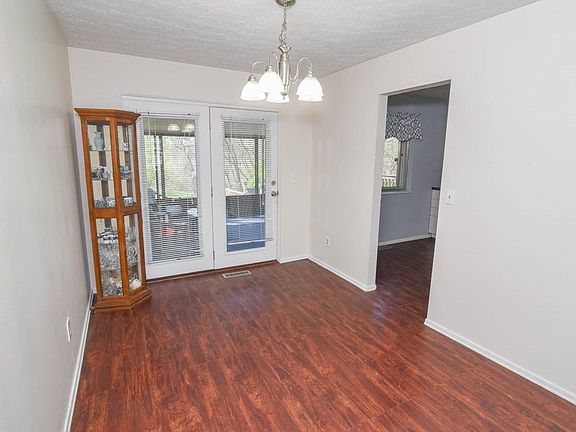 4th image of 5 Hidden Glen Cir