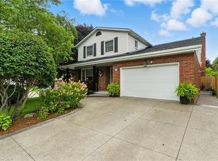 3 Atkins Dr, Hamilton, ON L9C 6T6