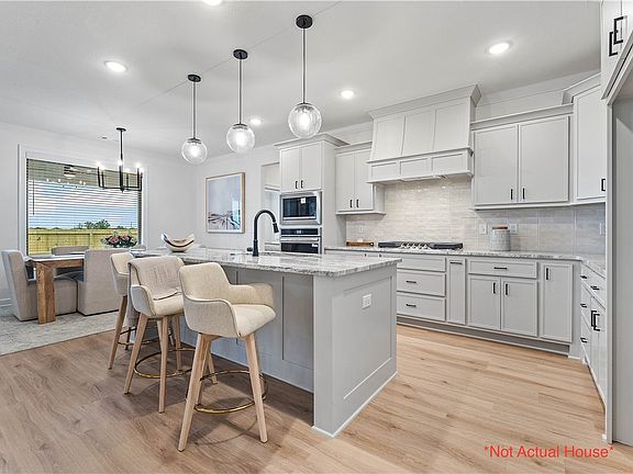 5th image of 814 Dolcetto St
