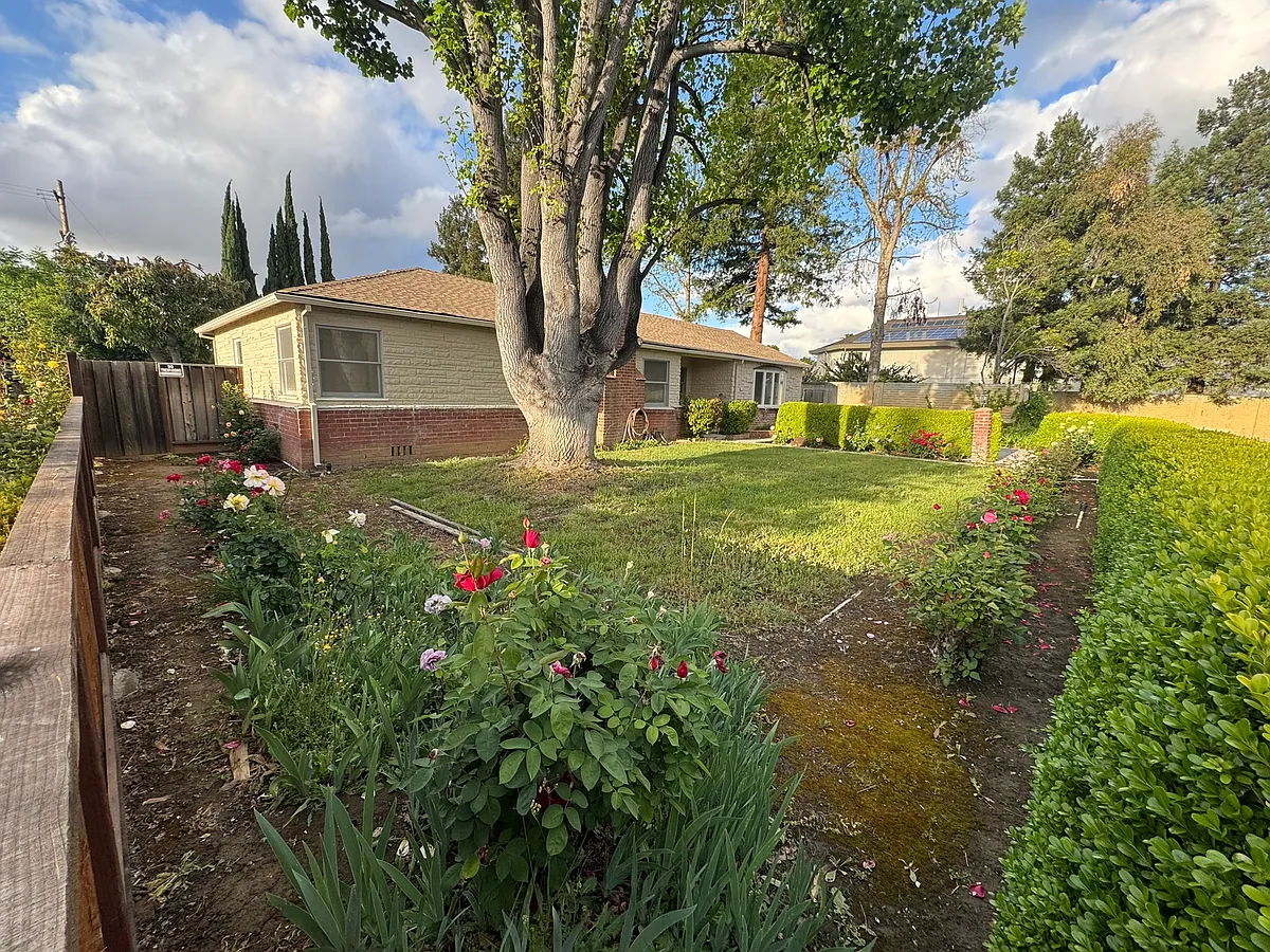 Building Photo - 3185 Oriole Dr