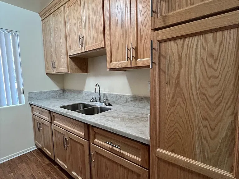 535 E Hazel St #6 — Photo 6