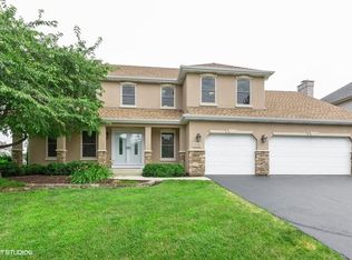 1940 Montclair Dr, Naperville, IL 60565