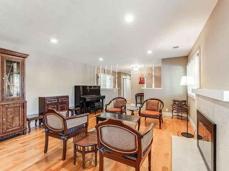 12371 Saraglen Dr — Photo 4