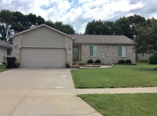 5410 Hunts Dr, Lincoln, NE 68512