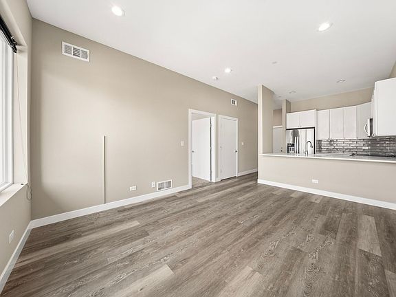 5th image of 3708 Grand Blvd #305