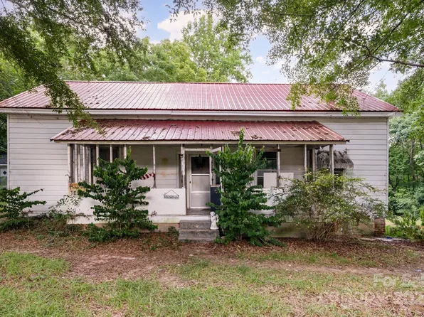 4716 Walnut St, Hickory Grove, SC 29717