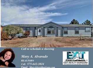 2998 Petunia Ln, Las Cruces, NM 88007