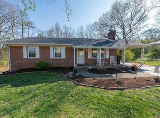 693 Country Green Rd, Charlottesville, VA 22903