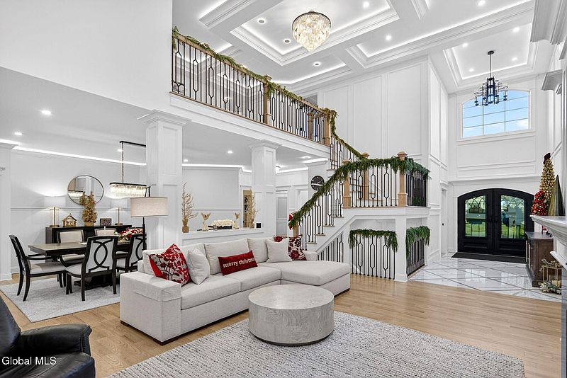 4th image of 220 Brittany Place