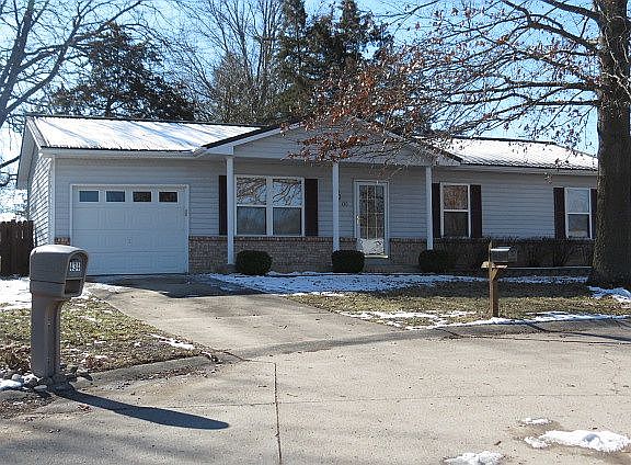 2nd image of 430 S Hill Ct