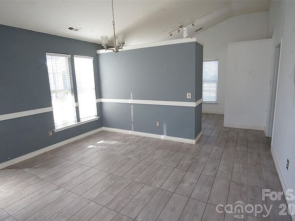 3rd image of 8913 Cinnabay Dr