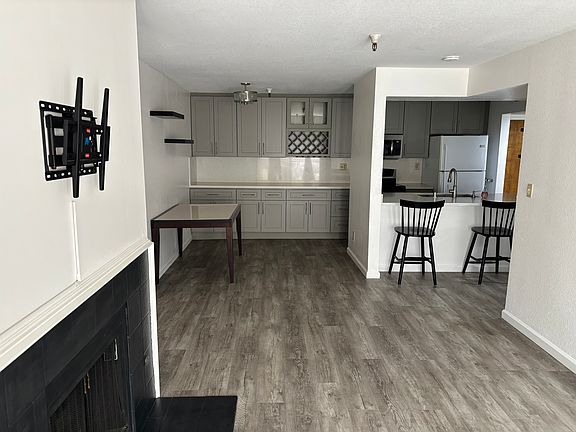 4th image of 1400 Carpentier St APT 131