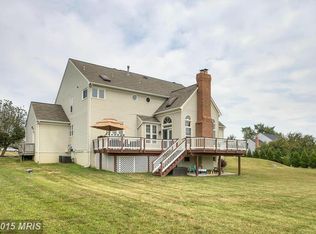 41931 Raspberry Dr, Leesburg, VA 20176