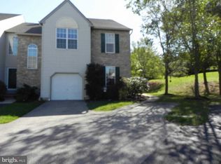 33 Hampton Ct, Eagleville, PA 19403
