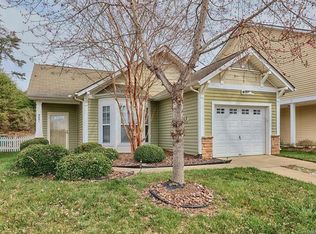 9601 Long Hill Dr, Charlotte, NC 28214