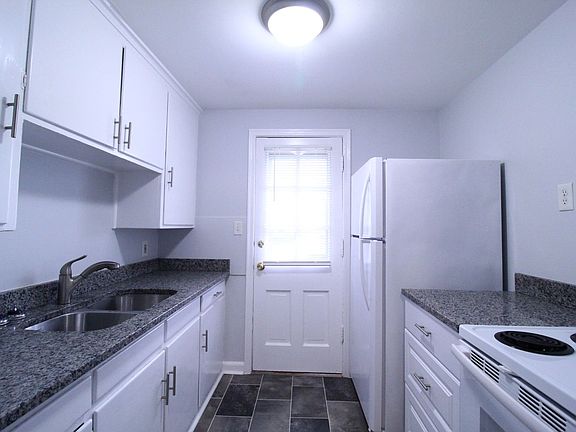 5th image of 301 E 27th Ave
