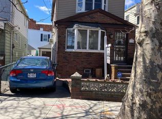 5750 Mazeau St, Maspeth, NY 11378