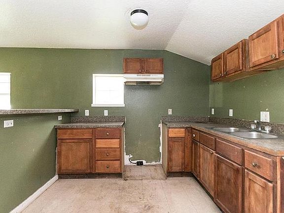 5th image of 630 Coke Ave
