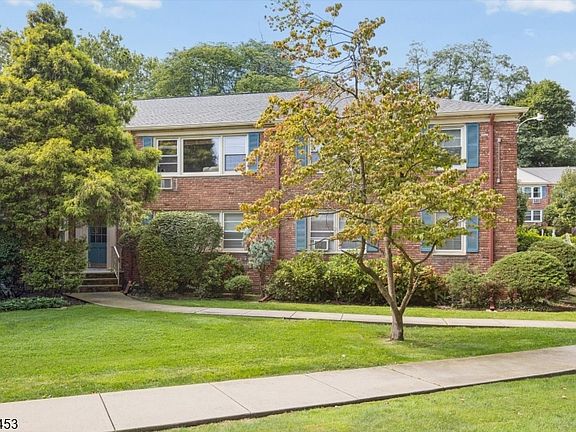 2nd image of 24 Hutton Ave #6