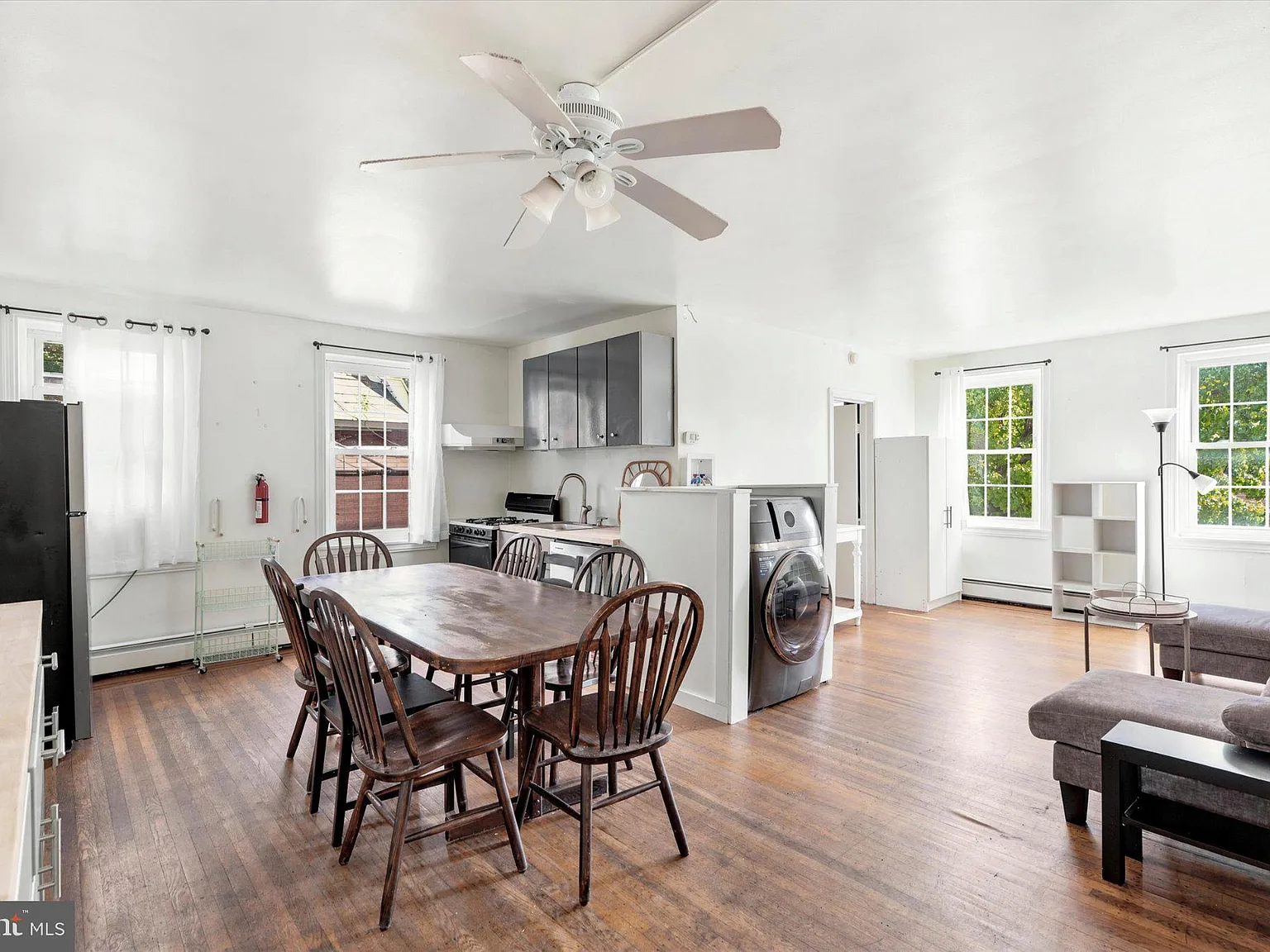 4 bed, 2.0 bath, 2000 sqft, $4,900 — Photo 1