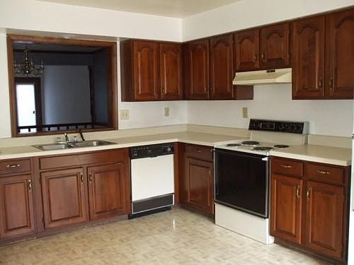 3rd image of 1502 Brendle Ct