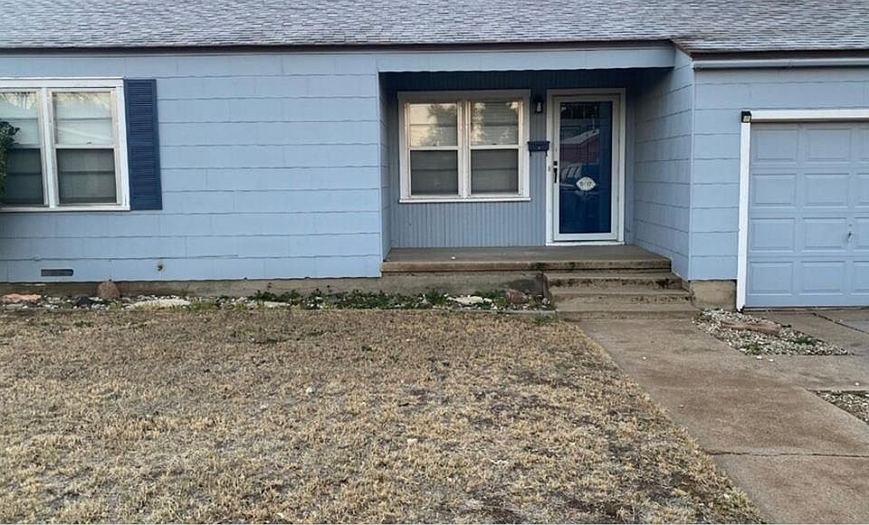 1st image of 907 W 26th St