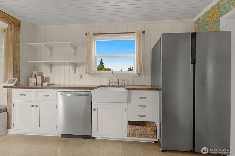 4th image of 4550 6th Avenue