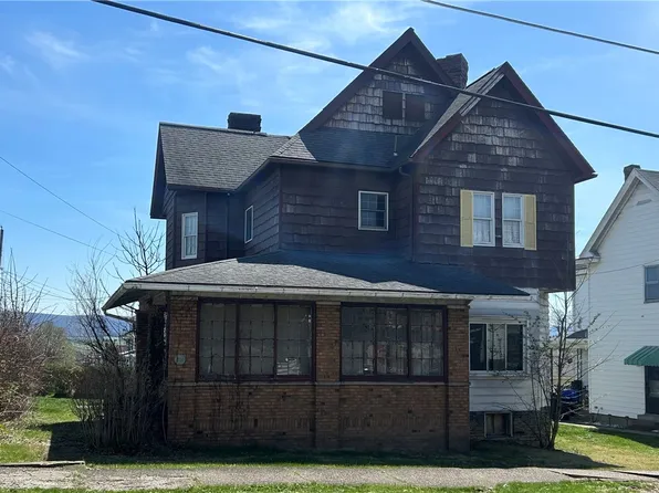 301 College Ave, Mount Pleasant, PA 15666