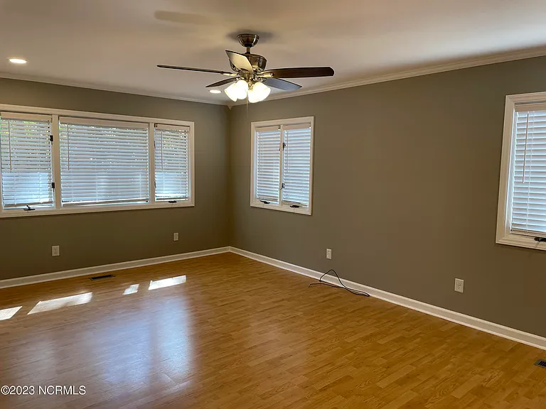 55 Salem Dr — Photo 12