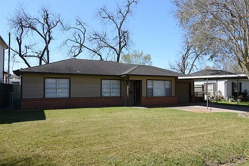2215 Silverbonnet St Photo 1