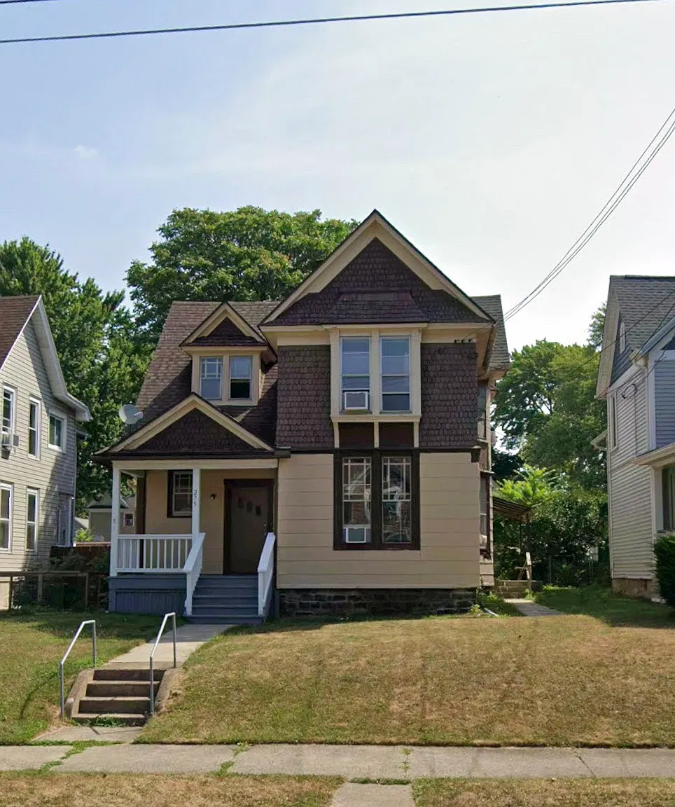 2 bed, 950 sqft, $1,200 — Photo 1