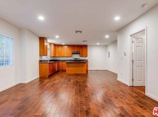 4848 Oakwood Ave, Los Angeles, CA 90004