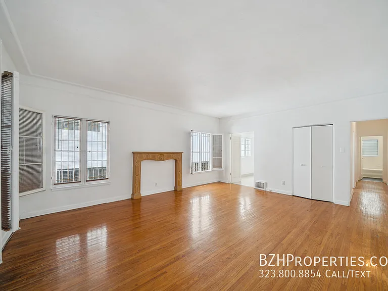 140 S Elm Dr #1 — Photo 2