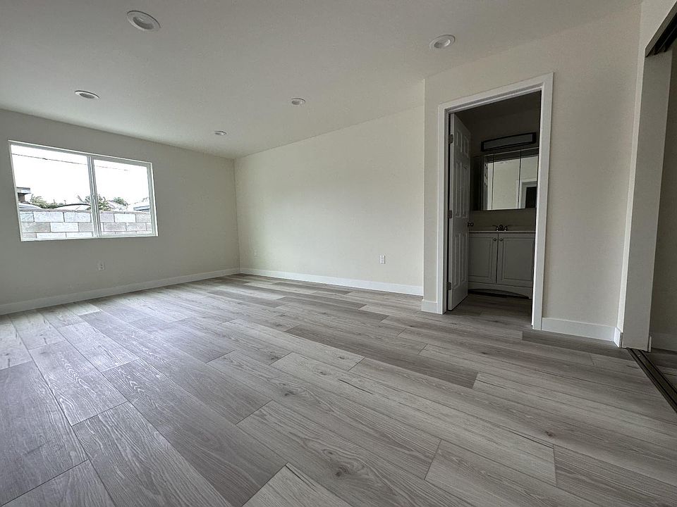 1st image of 13475 Kagel Canyon St