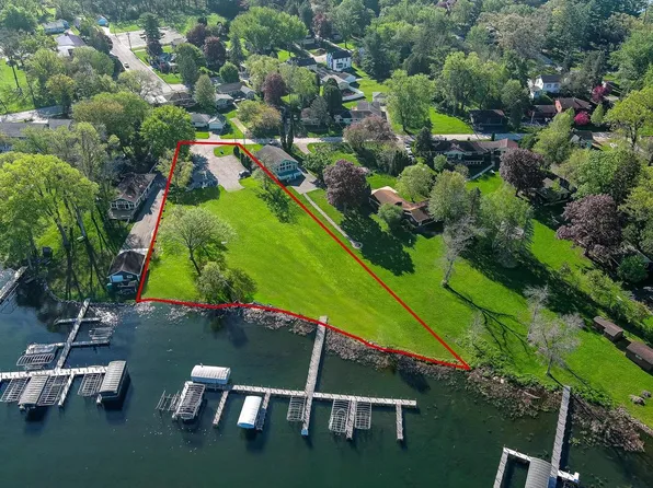 413 Strauss unit 11 Avenue, Green Lake, WI 54941