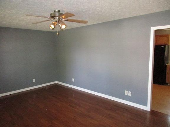 3rd image of 1003 McGregor Dr