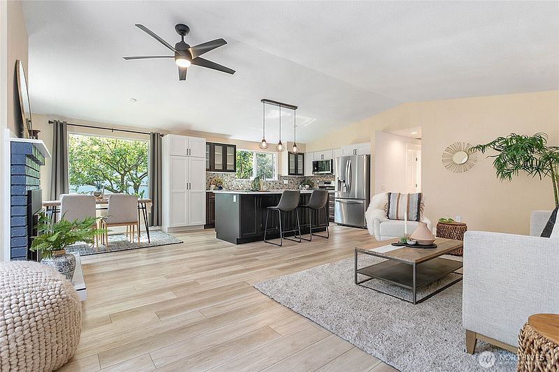 3rd image of 2505 Cherry Street