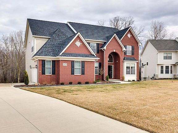 3rd image of 1473 Whispering Maples Dr S