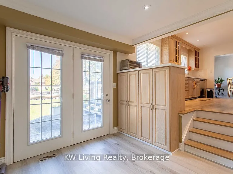 702 Lake Dr S — Photo 23