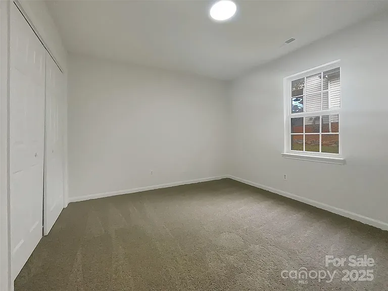 121 Shining Armor Ct — Photo 9
