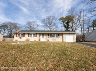 304 Farragut Dr, Forked River, NJ 08731