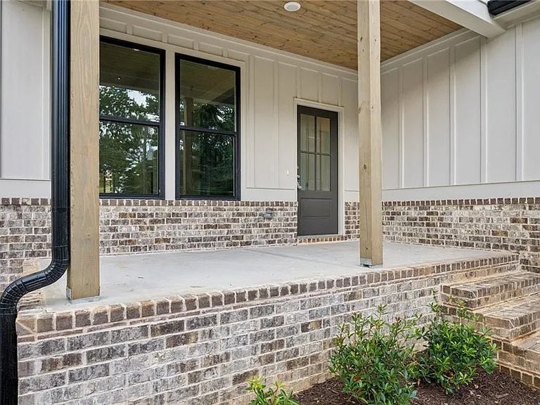 2050 Morehouse Dr NW — Photo 5