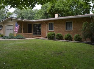 504 Radliff Rd, Bloomington, IL 61701