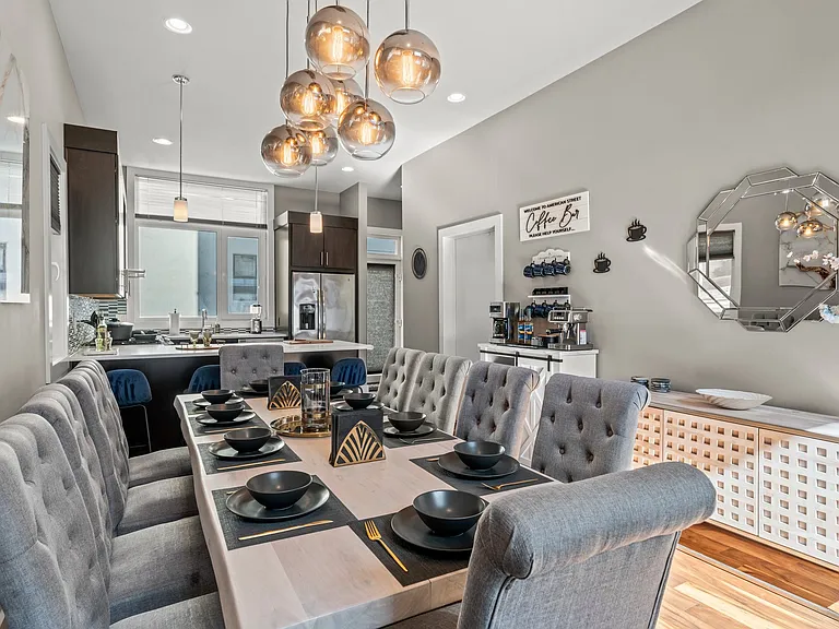 Full dining room